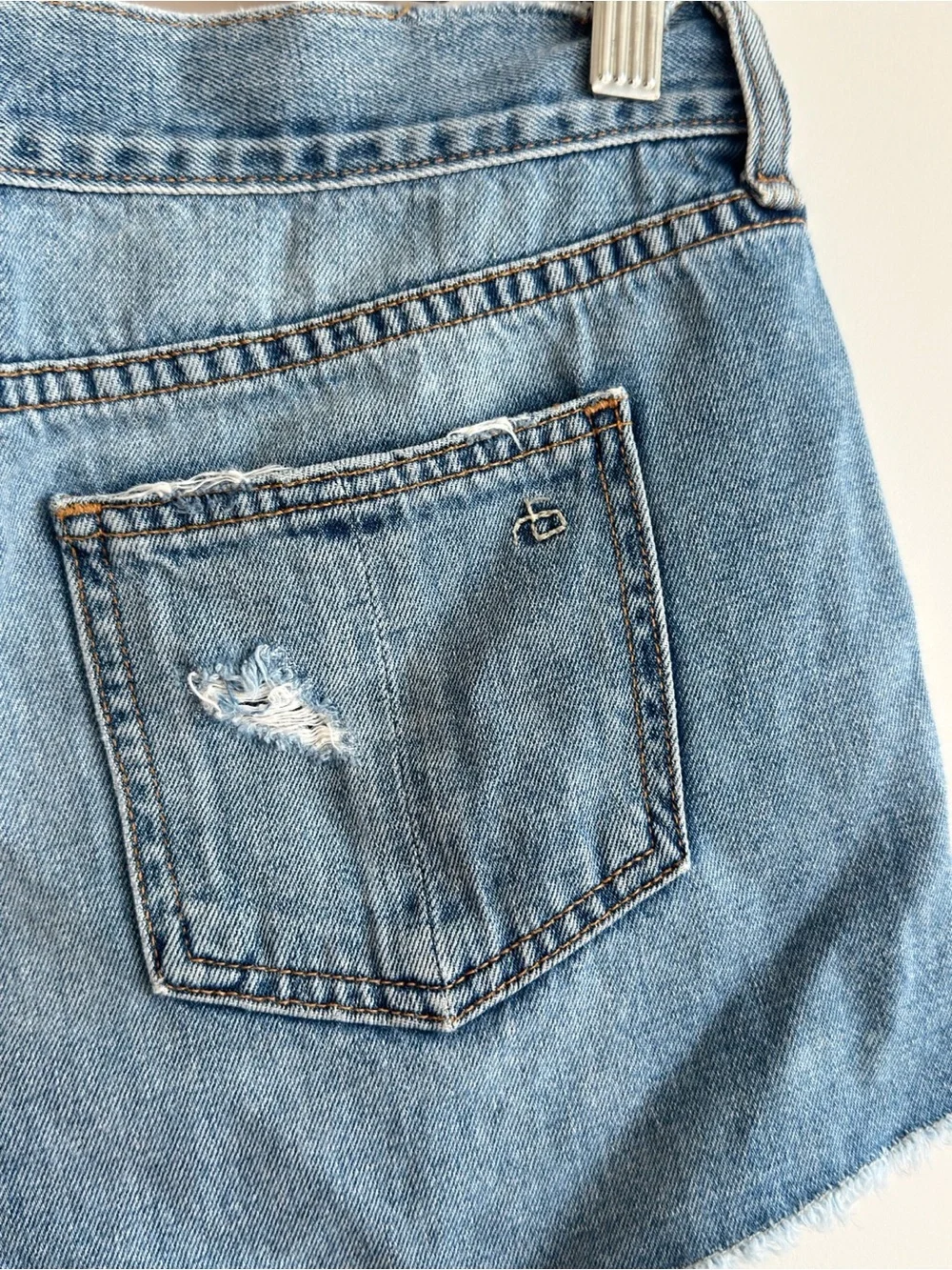 Rag & Bone Gunner Distressed Denim Shorts Size 26 Raw Hem Light Wash USA